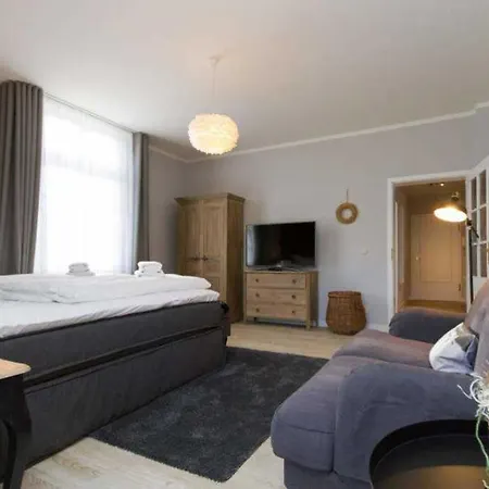 Brunnenstrasse, App 1 Apartment *