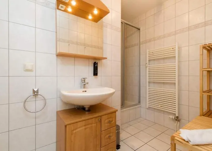 Brunnenstrasse, App 1